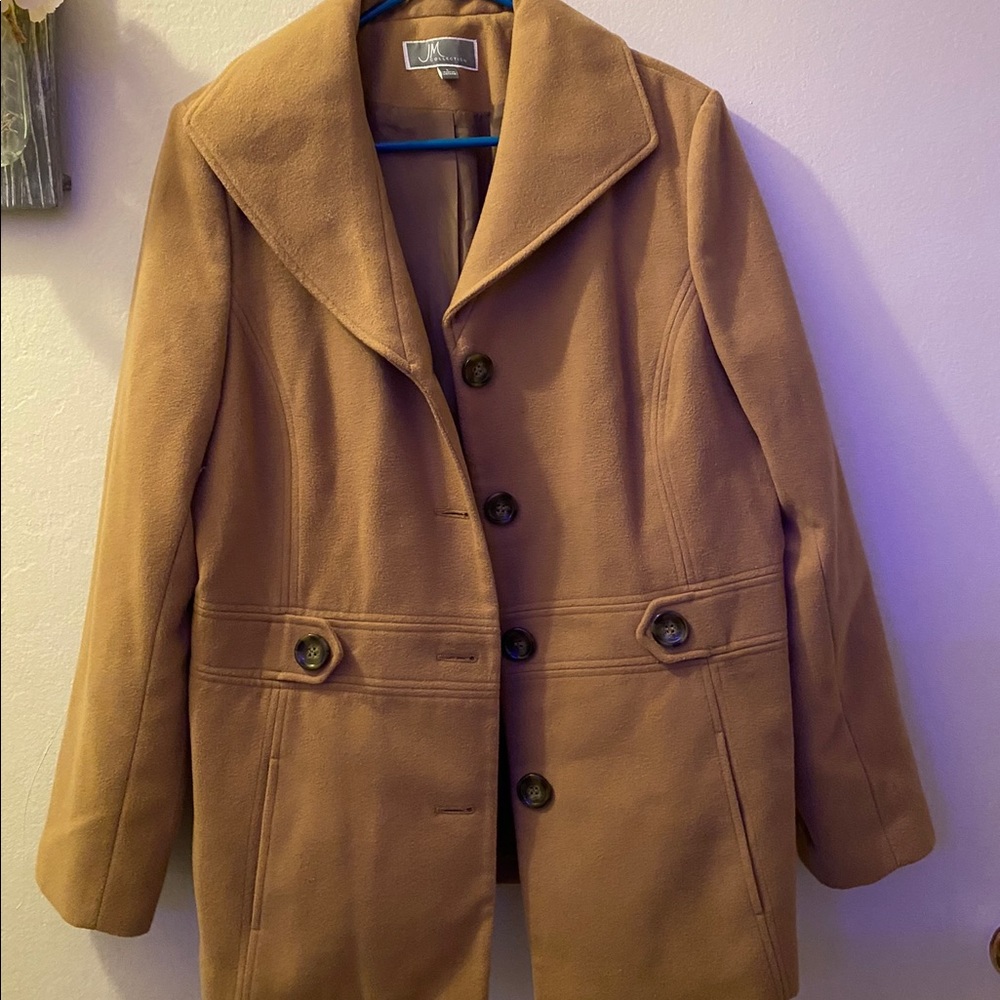 Beautiful in great condition JM Collection peat coat